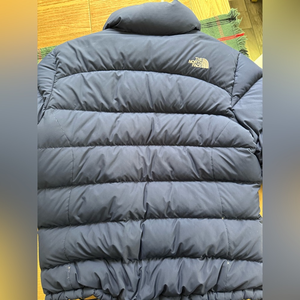 The North Face Women's Nuptse 700 down fill - Picture 5 of 6